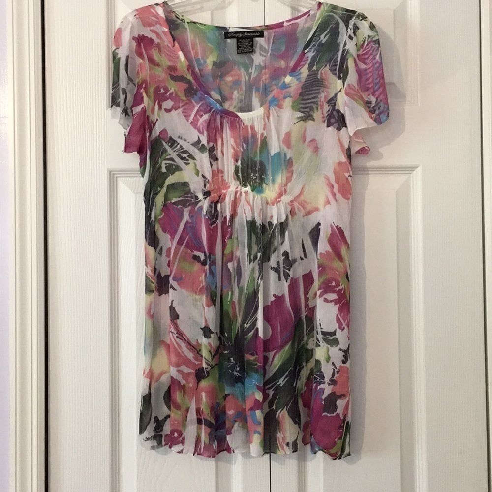 Simply Irresistible floral top 🎀🌺